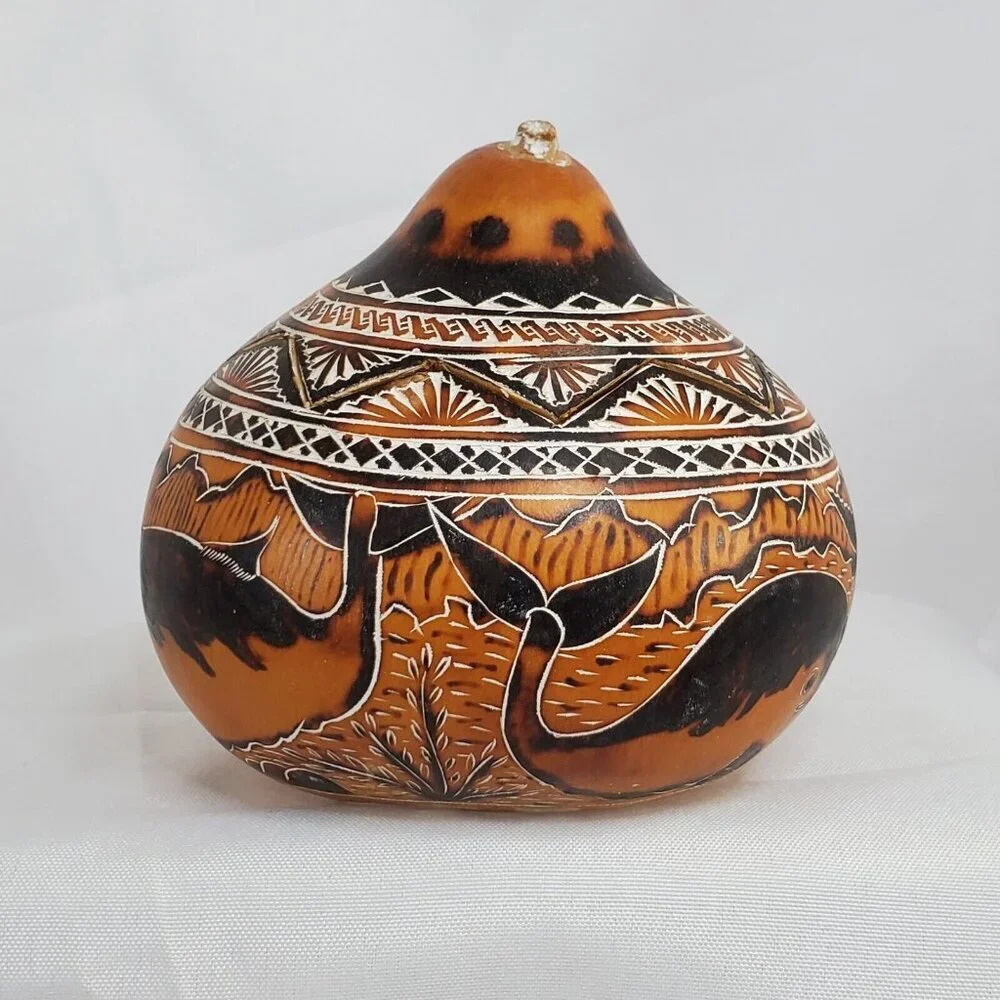 VTG Peruvian Folk Art Hand Carved Gourd w/Lid Trinket Box Whales Fish Sea Life - Picture 7 of 16